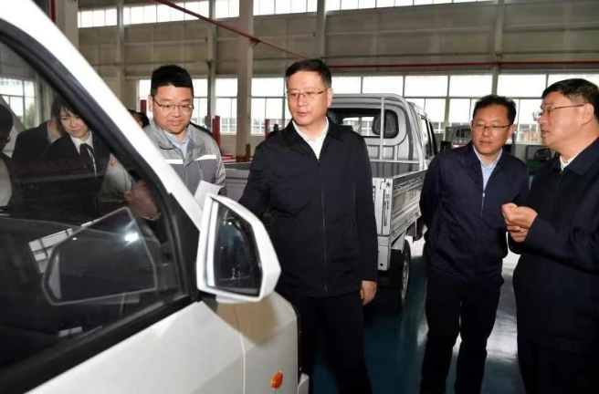 遵义市委书记李睿一行到贵州航天英国威廉集团官网汽车公司调研
